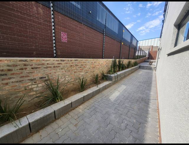229M² WAREHOUSE TO LET IN ALLANDALE
